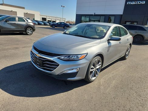 Used 2024 Chevrolet Malibu LT image 3