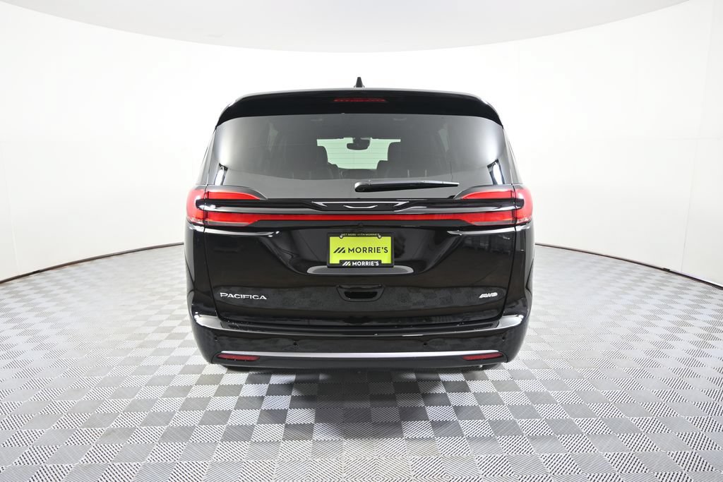 New 2027 Chrysler Pacifica Select AWD/4WD image 5
