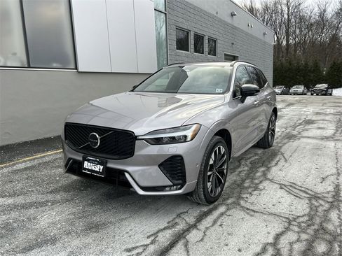 New 2026 Volvo XC60 B5 Plus w/ Climate Package image 4
