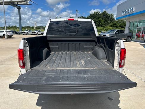 Used 2019 Ford F150 Lariat w/ Equipment Group 502A Luxury AWD/4WD image 11