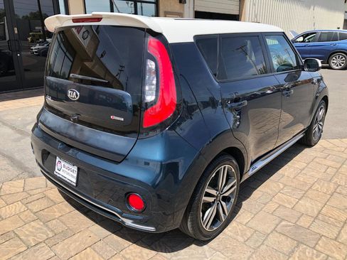 Used 2018 Kia Soul + image 2
