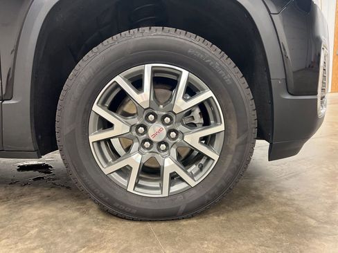 Certified 2023 GMC Acadia SLE w/ Driver Convenience Package image 20