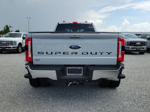 New 2026 Ford F450 Lariat w/ Lariat Ultimate Package AWD/4WD image 8