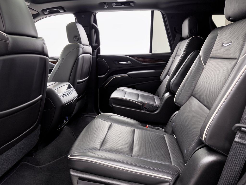 Used 2021 Cadillac Escalade Premium Luxury w/ Driver Assist Tech Package AWD/4WD image 25