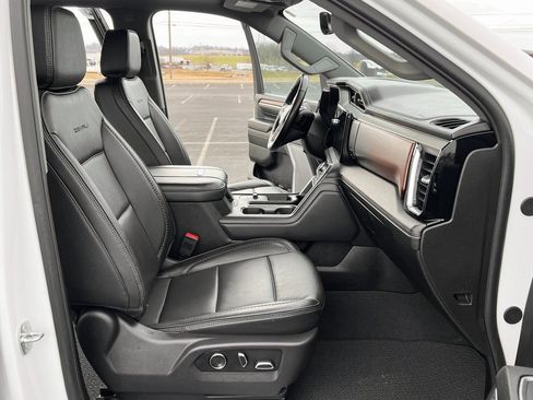 Used 2024 GMC Sierra 3500 Denali w/ Denali Reserve Package image 24