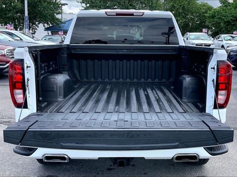 Used 2022 GMC Sierra 1500 Elevation w/ X31 Off-Road Package AWD/4WD image 4