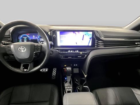 Used 2025 Toyota Camry XSE FWD image 15