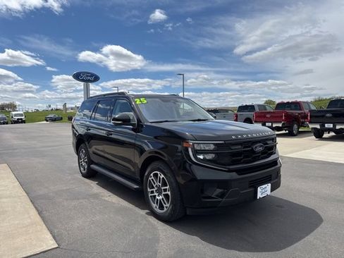 Used 2025 Ford Expedition Active AWD/4WD image 7