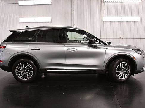 Used 2022 Lincoln Corsair AWD w/ Equipment Group 101A image 9