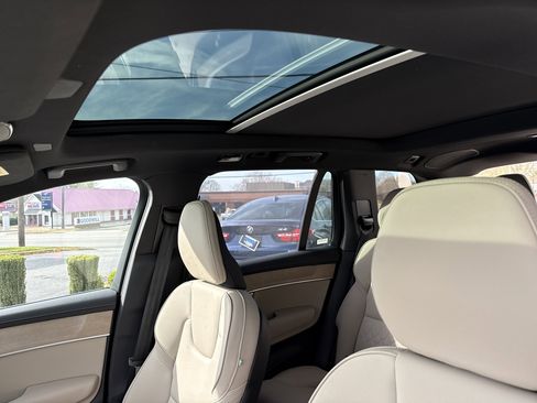 Used 2025 Volvo XC90 B5 Plus image 27