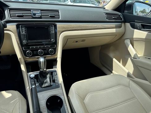 Used 2018 Volkswagen Passat 2.0T SE image 37