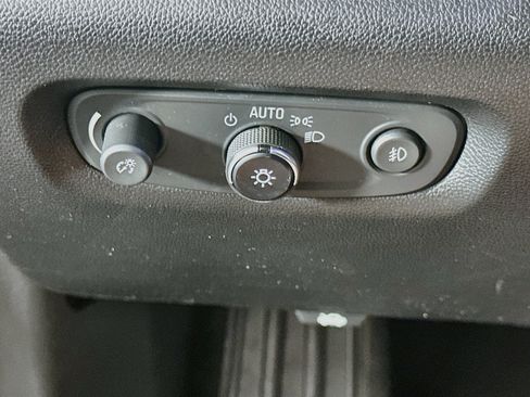 Used 2018 Chevrolet Traverse RS FWD image 17