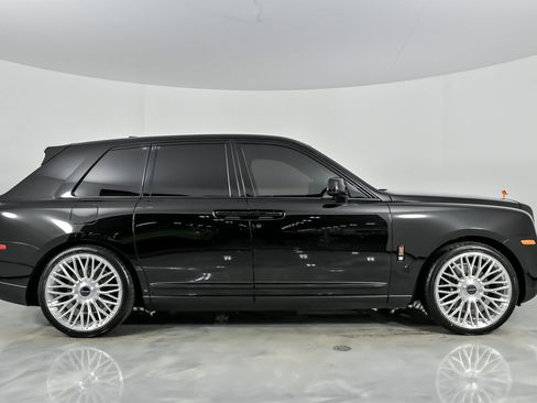 Used 2022 Rolls-Royce Cullinan image 14