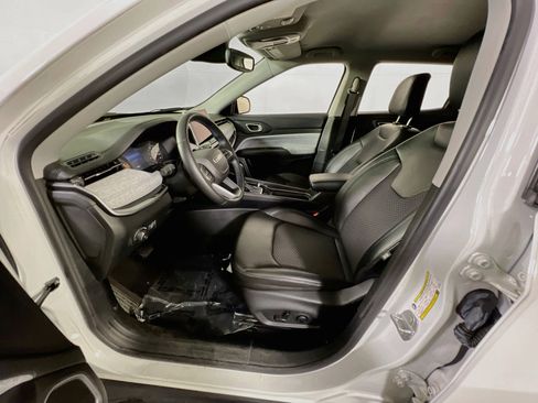 Used 2022 Jeep Compass Latitude w/ Convenience Group AWD/4WD image 19