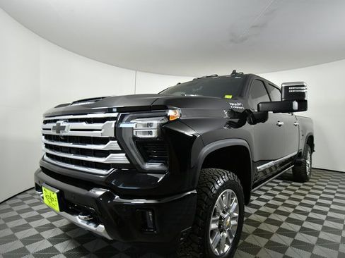 Used 2024 Chevrolet Silverado 2500 High Country w/ Technology Package image 6