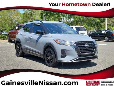 Used 2023 Nissan Kicks SR w/ SR Premium Package FWD image 1