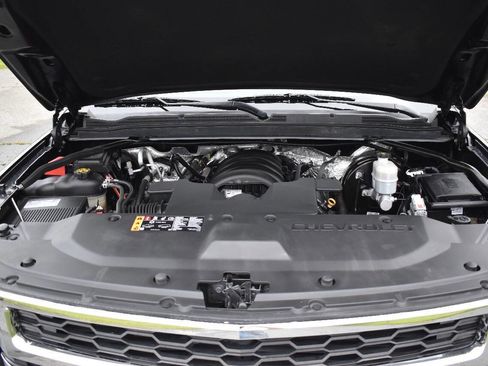 Used 2018 Chevrolet Suburban LT image 37