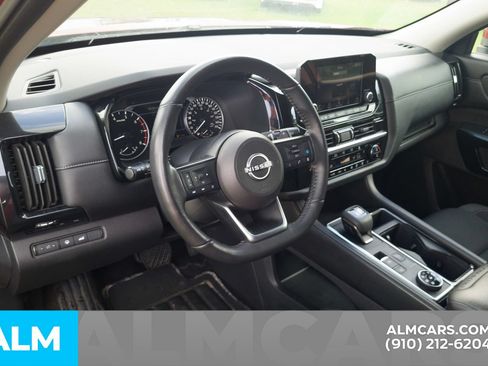 Used 2024 Nissan Pathfinder SV AWD/4WD image 5