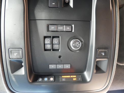 Used 2020 Cadillac Escalade Platinum image 22