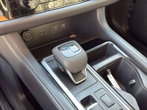 Used 2024 Nissan Pathfinder SL image 19