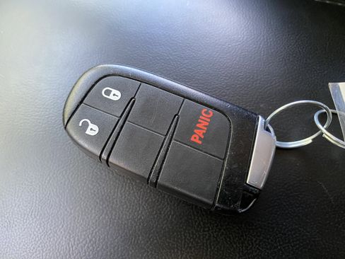 Used 2020 Dodge Durango SXT w/ 3rd Row Seating Group image 38