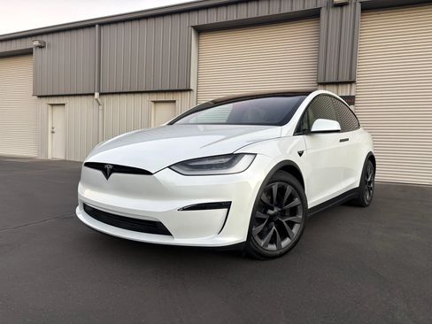 Used 2023 Tesla Model X AWD/4WD image 4