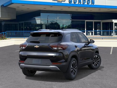 New 2026 Chevrolet TrailBlazer LT w/ LT Cold Weather Package FWD image 4