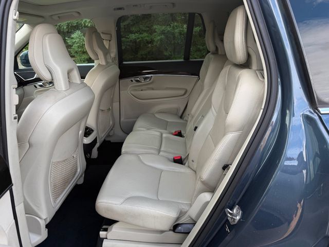 Used 2018 Volvo XC90 T6 Momentum w/ Convenience Package AWD/4WD image 7
