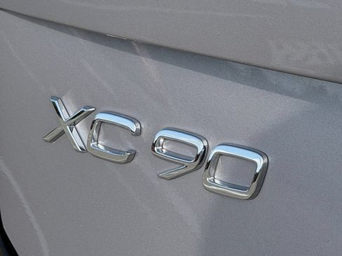 New 2026 Volvo XC90 T8 Plus w/ Protection Package Premier AWD/4WD image 8