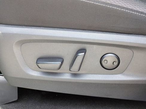 Used 2025 Nissan Pathfinder SV FWD image 24