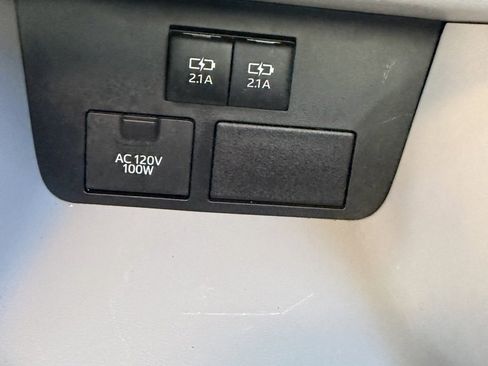 Used 2019 Toyota Highlander Limited image 29