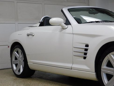 Used 2005 Chrysler Crossfire Limited RWD image 21