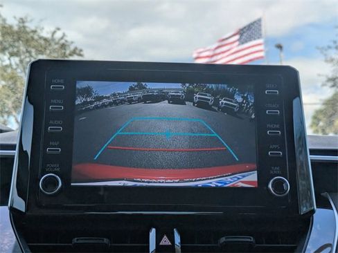 Used 2020 Toyota Corolla LE image 19