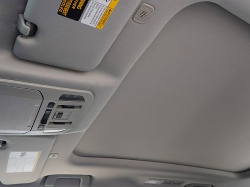 Used 2024 Toyota Highlander Platinum image 25