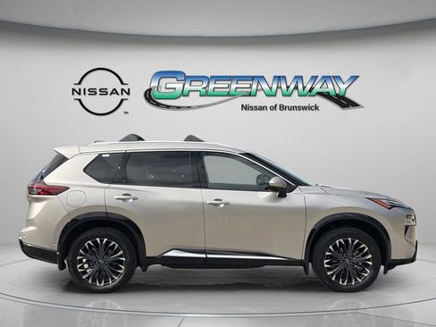 Used 2025 Nissan Rogue Platinum w/ Platinum Premium Package image 8