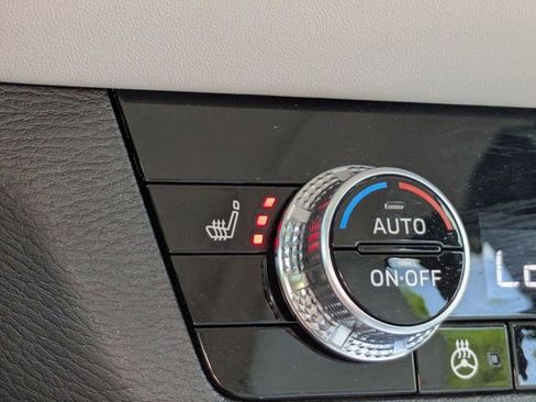 Used 2024 Mitsubishi Outlander SEL AWD/4WD image 24