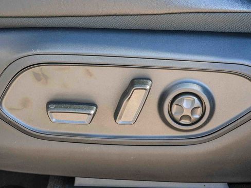 New 2025 Jeep Grand Cherokee Altitude image 31