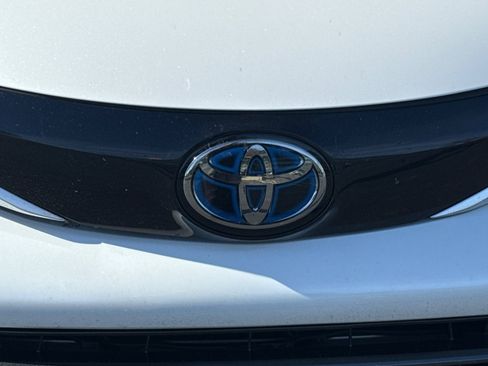 Used 2025 Toyota Sienna Limited image 45