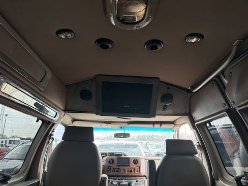 Used 2010 Ford E-150 and Econoline 150 image 16