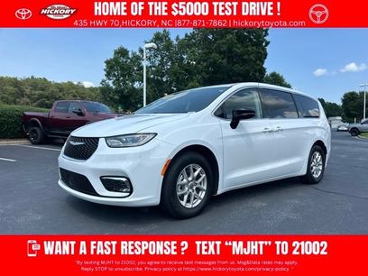 Used 2024 Chrysler Pacifica Touring-L