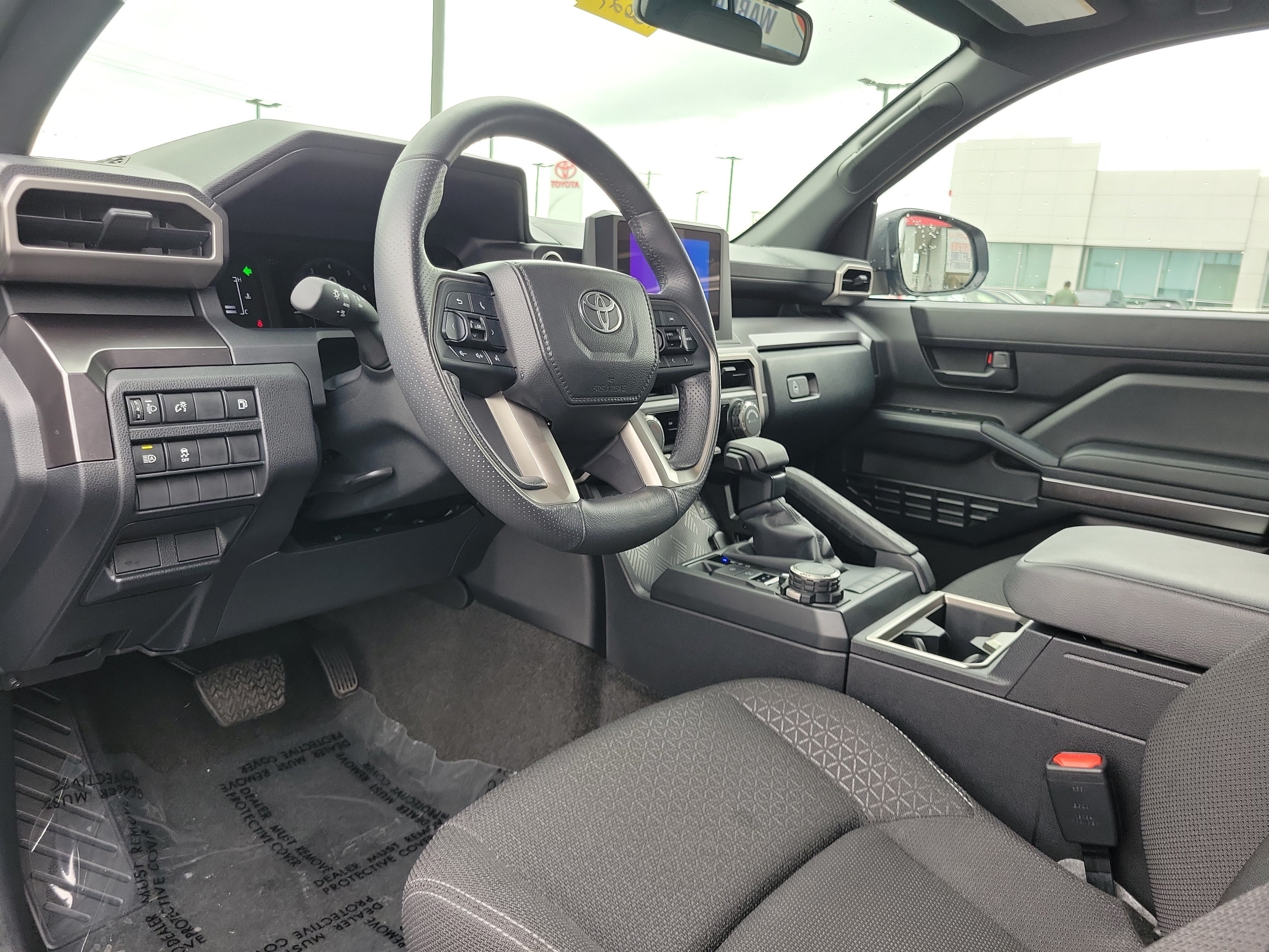 Used 2025 Toyota 4Runner SR5 AWD/4WD image 19
