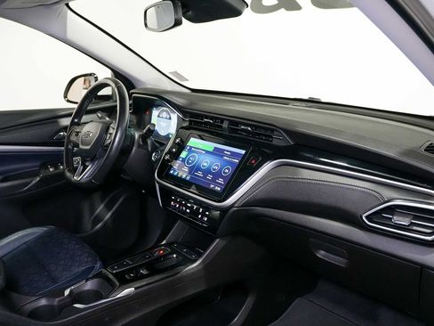 Used 2022 Chevrolet Bolt EUV LT w/ Convenience Package FWD image 25