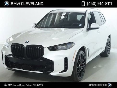 Certified 2025 BMW X5 xDrive40i w/ M Sport Package AWD/4WD image 1