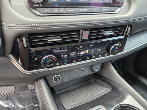 Certified 2021 Nissan Rogue SL FWD image 25