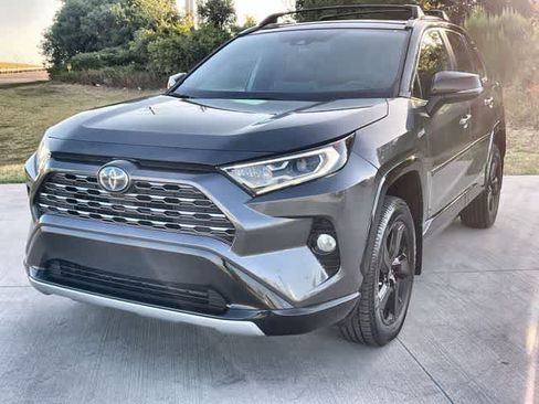 Used 2021 Toyota RAV4 XSE AWD/4WD image 2