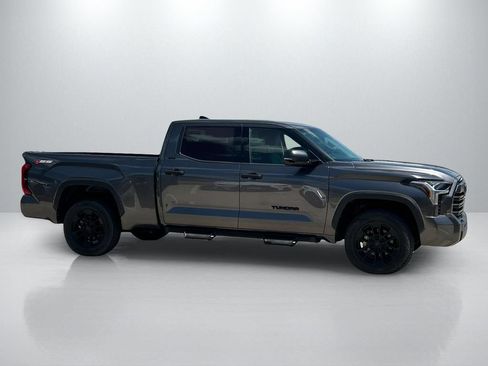 Used 2022 Toyota Tundra SR5 AWD/4WD image 4