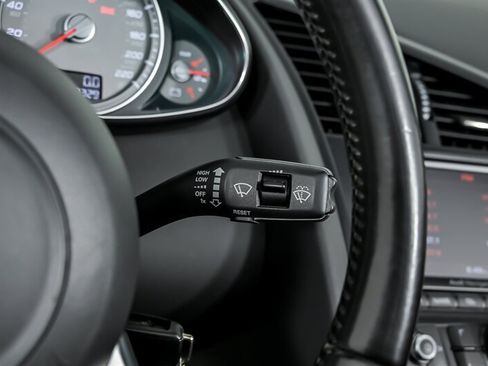 Used 2011 Audi R8 V8 AWD/4WD image 26