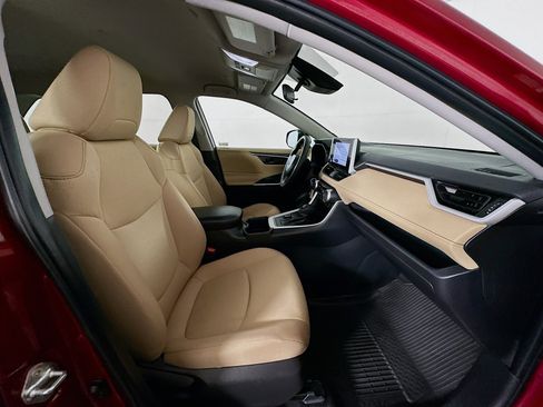 Used 2024 Toyota RAV4 LE image 28