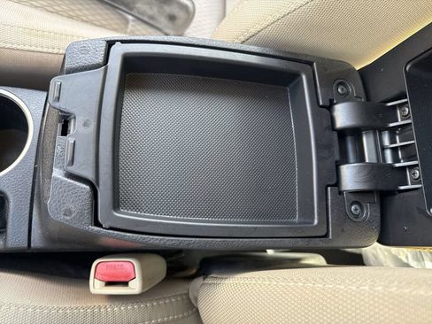 Used 2016 Toyota Corolla LE FWD image 32