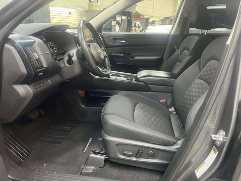 Used 2022 Nissan Pathfinder SV image 17